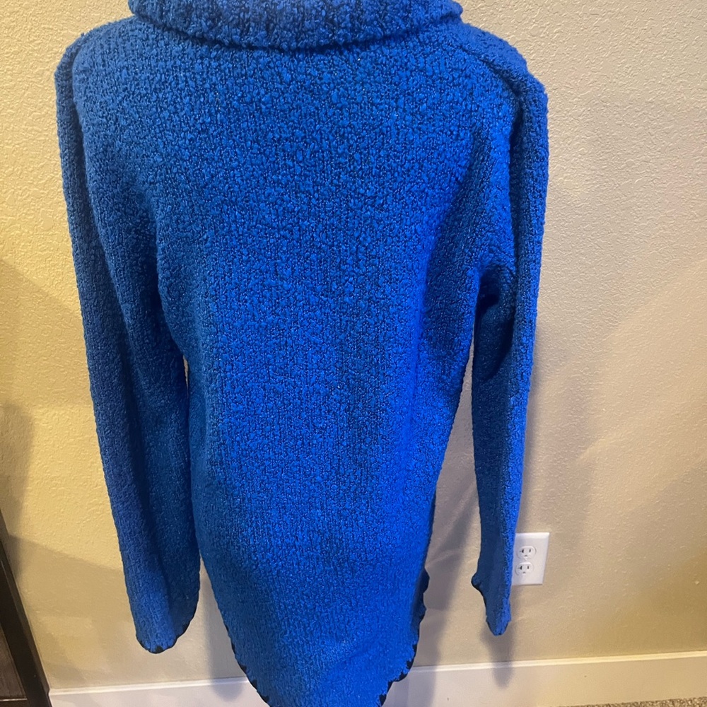 Textured Electric Blue V-Neck Collared Sweater - Picture 4 of 5